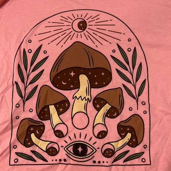 Mushroom crop top tee - Picture 1 of 8